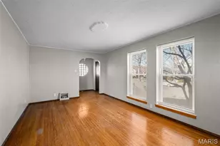 704 Dallas Dr, Bella Villa, MO 63125 - Photo 8