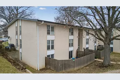 10445 Briarbend Drive #5, Saint Louis, MO 63146 - Photo 1