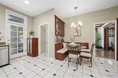 6335 Pershing Avenue, University City, MO 63130 - Photo 12