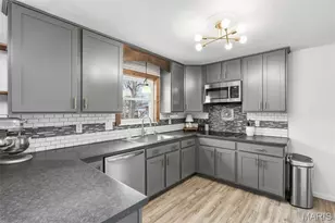 1030 Camelot Gardens Dr Dr, Saint Louis, MO 63125 - Photo 8