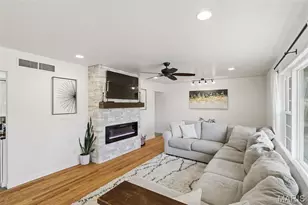 1030 Camelot Gardens Dr Dr, Saint Louis, MO 63125 - Photo 4