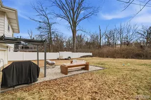 1030 Camelot Gardens Dr Dr, Saint Louis, MO 63125 - Photo 24