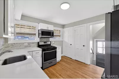 6851 Raymond Avenue, University City, MO 63130 - Photo 20