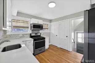 6851 Raymond Ave, University City, MO 63130 - Photo 20