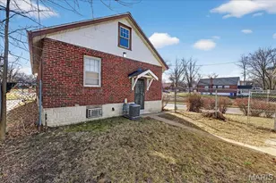 6851 Raymond Ave, University City, MO 63130 - Photo 30