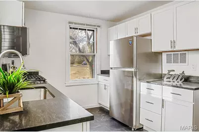 3304 S Gordon Court, Breckenridge Hills, MO 63114 - Photo 8
