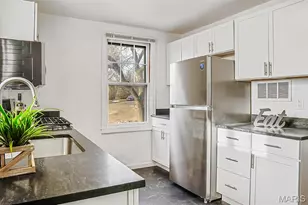 3304 S Gordon Ct, Breckenridge Hills, MO 63114 - Photo 8