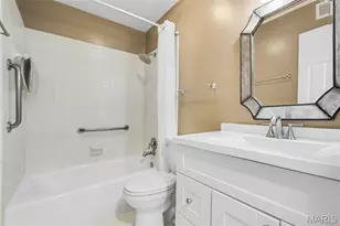 334 Ladue Oaks Dr, Saint Louis, MO 63141 - Photo 18