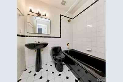 4 Sharon Court, Florissant, MO 63031 - Photo 20