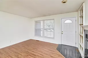 4 Sharon Ct, Florissant, MO 63031 - Photo 4