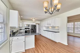 4 Sharon Ct, Florissant, MO 63031 - Photo 10