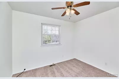 4 Sharon Court, Florissant, MO 63031 - Photo 16