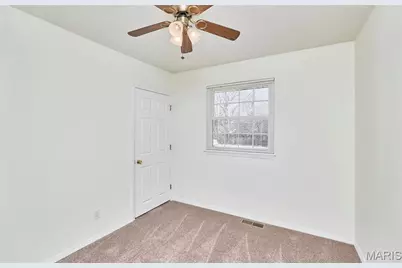 4 Sharon Court, Florissant, MO 63031 - Photo 18