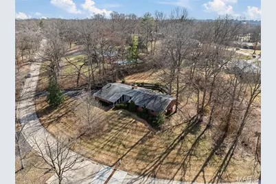 28 Black Oak Drive, Sunset Hills, MO 63127 - Photo 2