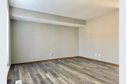 10518 Briston Court, Saint Louis, MO 63114 - Photo 2