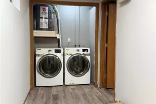 10518 Briston Ct, Saint Louis, MO 63114 - Photo 22