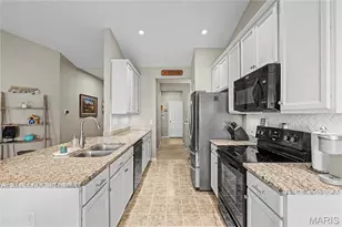 534 Wilmer Hollow Ln, Wentzville, MO 63385 - Photo 14