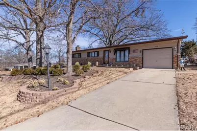 2818 Redstone Drive, Saint Louis, MO 63125 - Photo 1