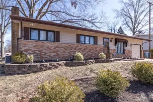 2818 Redstone Dr, Saint Louis, MO 63125 - Photo 2