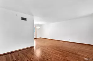 5837 Oak Forest Ln, Saint Louis, MO 63128 - Photo 6