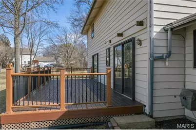 15575 Clover Ridge Drive, Chesterfield, MO 63017 - Photo 6