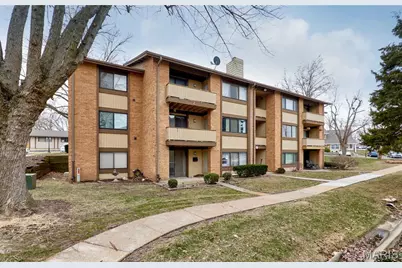 7 Fairways Circle #E, Saint Charles, MO 63303 - Photo 2