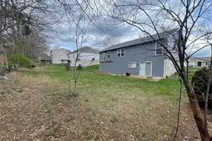 2038 Peine Forest Dr, Wentzville, MO 63385 - Photo 10