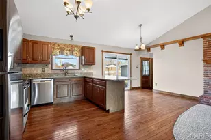 605 Rauch Dr, Saint Charles, MO 63301 - Photo 10