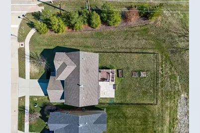 449 Jockeys Run, Wentzville, MO 63385 - Photo 2