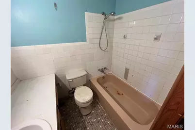 225 Sadonia Avenue, Hazelwood, MO 63135 - Photo 8
