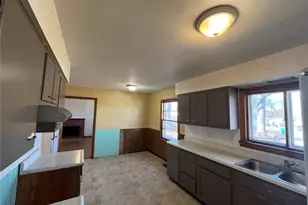 225 Sadonia Ave, Hazelwood, MO 63135 - Photo 6