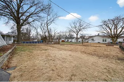 520 Queen Ann Drive, Hazelwood, MO 63042 - Photo 34