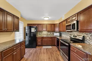 1054 Willow Brook Dr, Saint Louis, MO 63146 - Photo 4