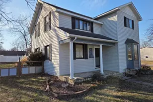 402 Phillips St, Cuba, MO 65453 - Photo 2