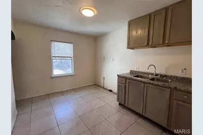 8770 Jordan Avenue, Saint Louis, MO 63147 - Photo 12