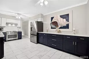 10067 Springwood Dr, Ladue, MO 63124 - Photo 8