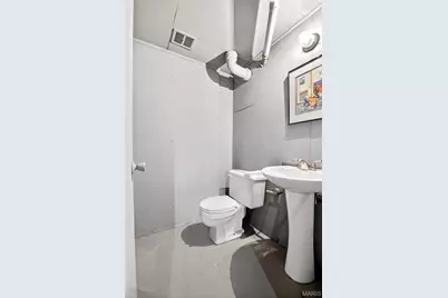 10067 Springwood Drive, Ladue, MO 63124 - Photo 22