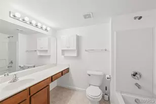 914 Saravalle Dr, Saint Charles, MO 63376 - Photo 16