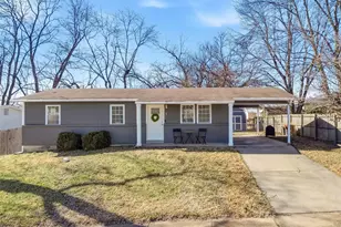 5 Cedar Ct, Saint Charles, MO 63301 - Photo 2