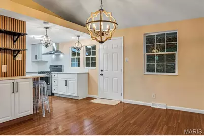 621 Crest Court, Kirkwood, MO 63122 - Photo 4