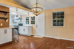 621 Crest Ct, Kirkwood, MO 63122 - Photo 4