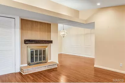 621 Crest Court, Kirkwood, MO 63122 - Photo 2
