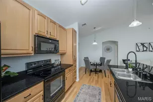 37 Kassebaum Ln, Saint Louis, MO 63129 - Photo 6