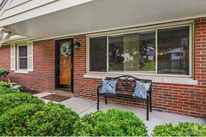 12 Winslow Lane, Des Peres, MO 63131 - Photo 2