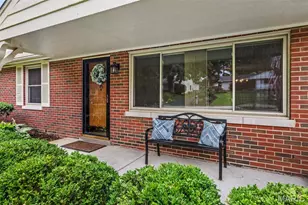 12 Winslow Ln, Des Peres, MO 63131 - Photo 2