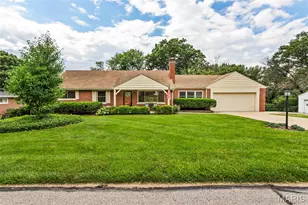 12 Winslow Ln, Des Peres, MO 63131 - Photo 1