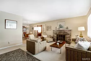 12 Winslow Ln, Des Peres, MO 63131 - Photo 4