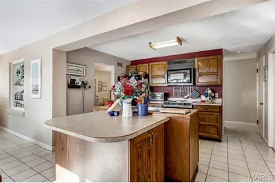 12 Winslow Lane, Des Peres, MO 63131 - Photo 14