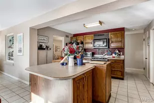 12 Winslow Ln, Des Peres, MO 63131 - Photo 14