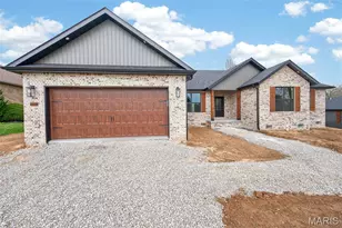 2230 Cherry Blossom Cir, Lebanon, MO 65536 - Photo 2